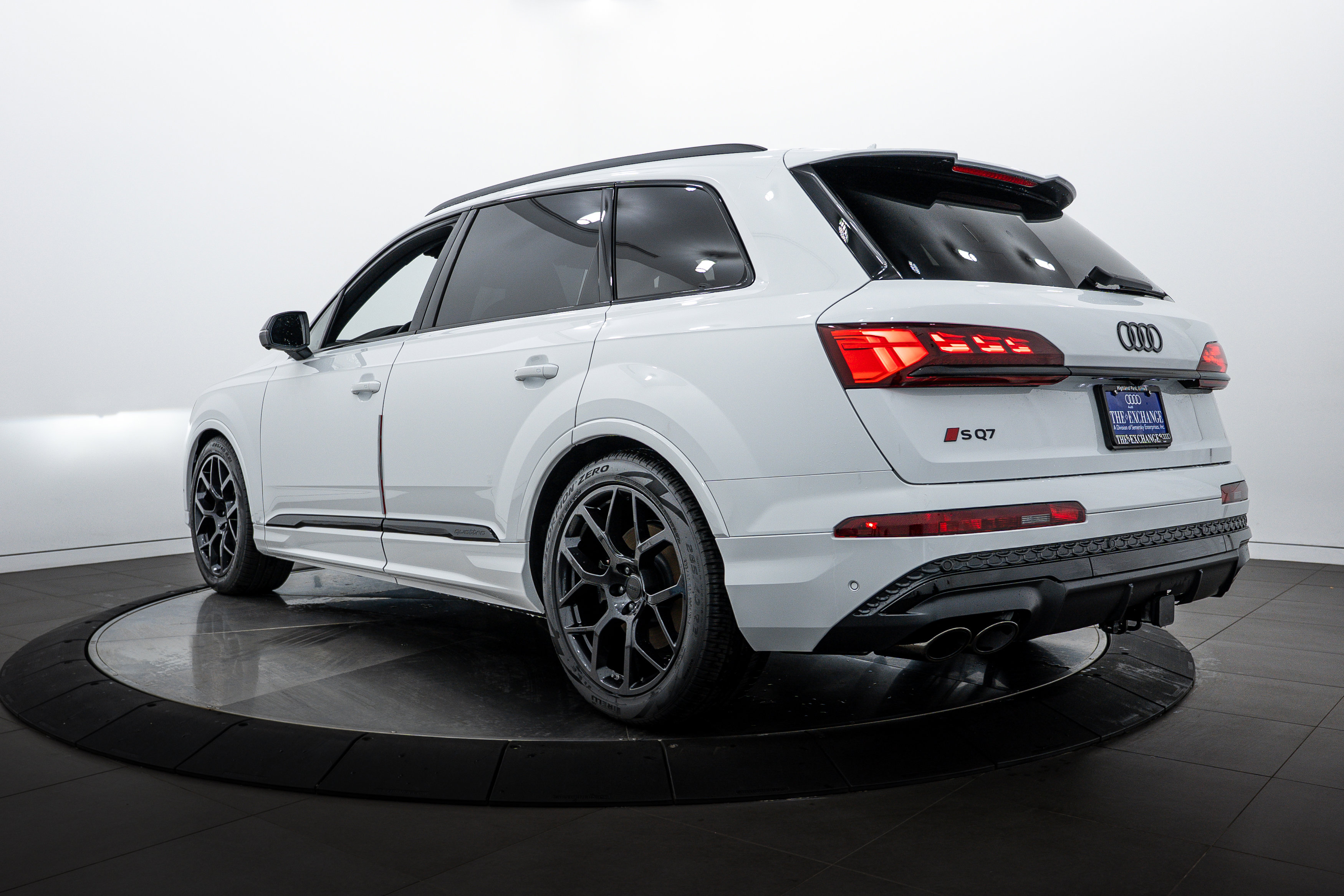 2026 Audi SQ7 Prestige photo 4