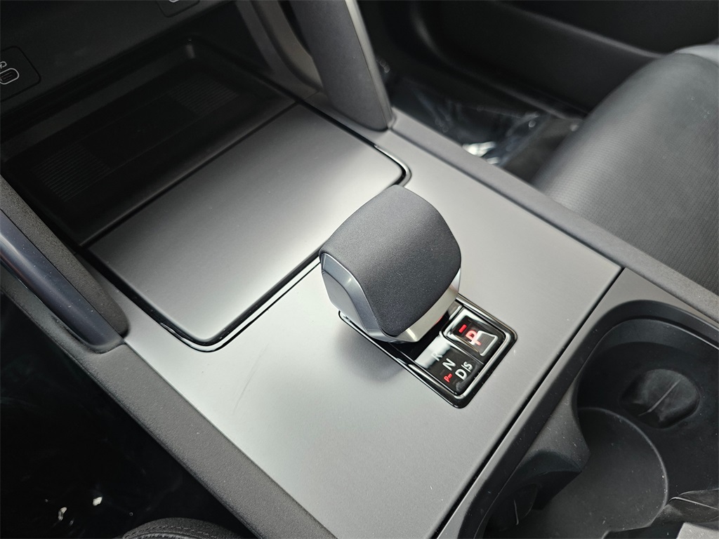 2025 Land Rover Discovery Sport S photo 12