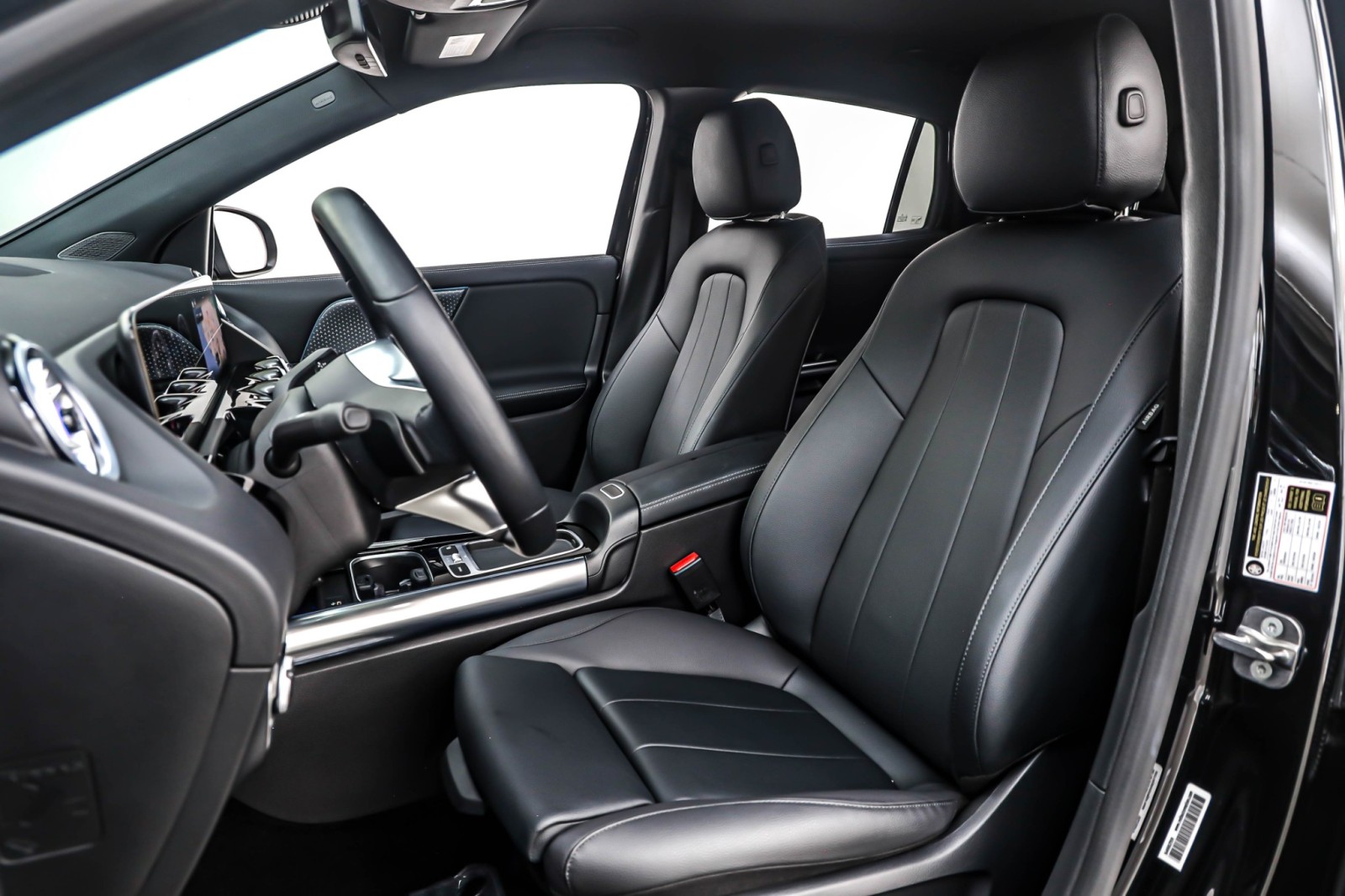 2025 Mercedes Benz GLA 250 photo 16