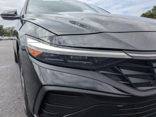 2025 Hyundai Elantra SEL Sport photo 10