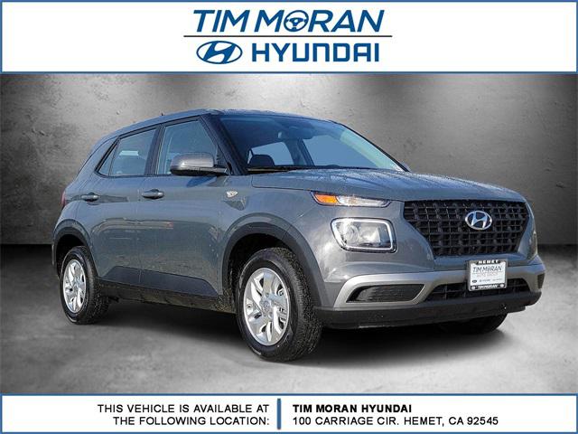 2026 Hyundai Venue SE's photo