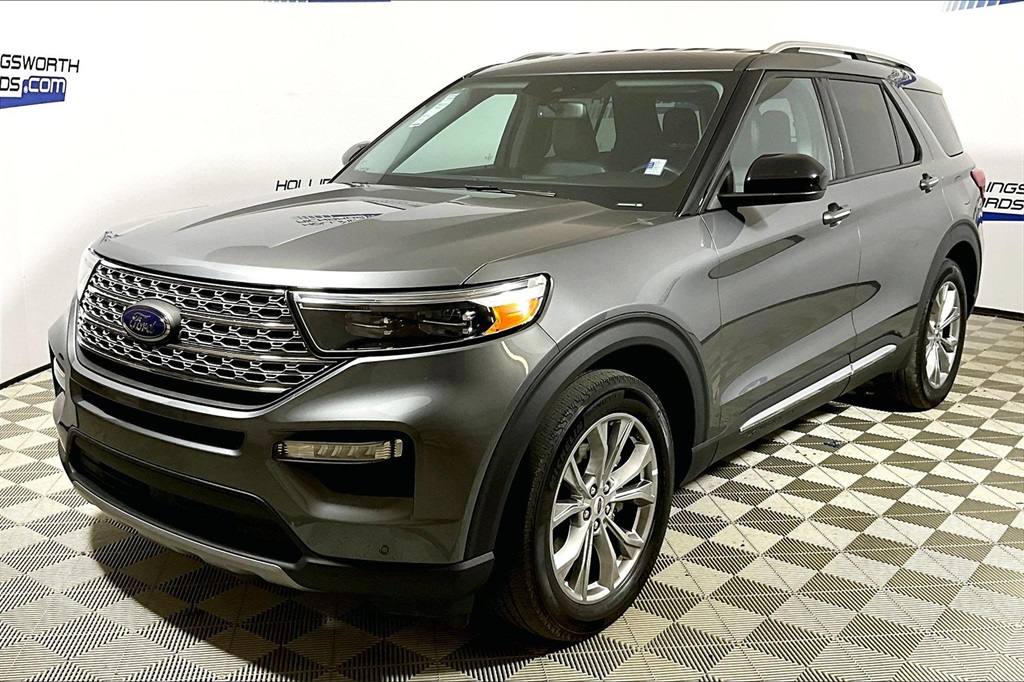 2024 Ford Explorer Limited's photo