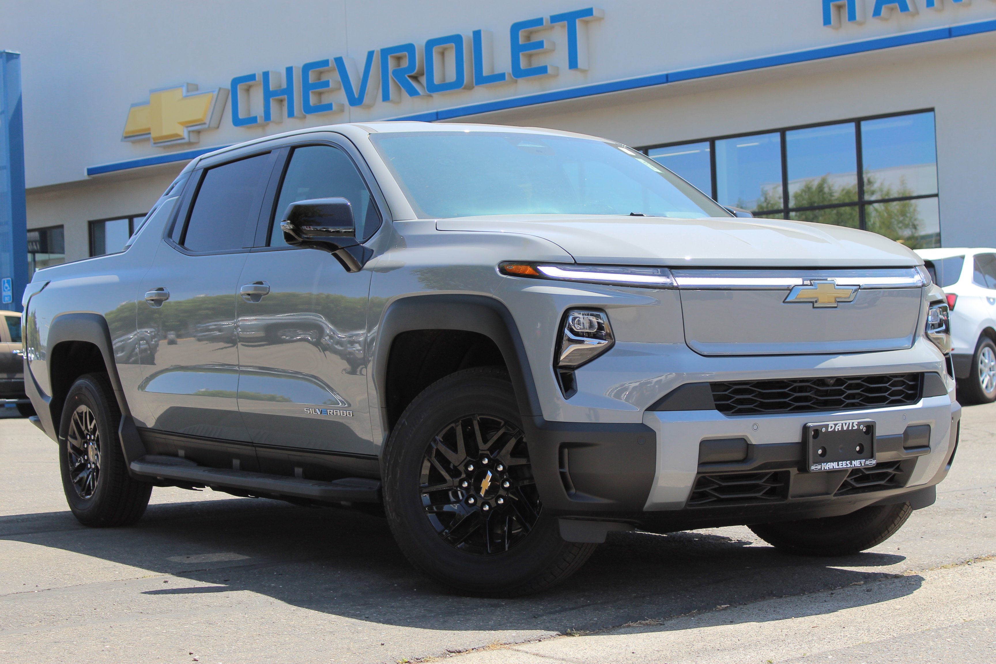New 2025 Slate Gray Metallic Chevrolet LT - Extended Range image 1