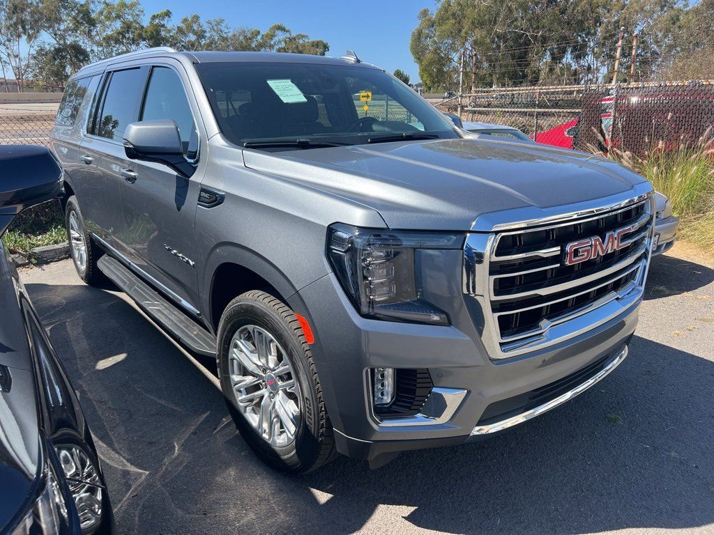 2022 Gmc Yukon XL SLT photo 2
