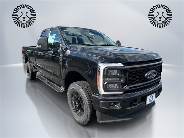 2025 Ford F-350 XL photo 2
