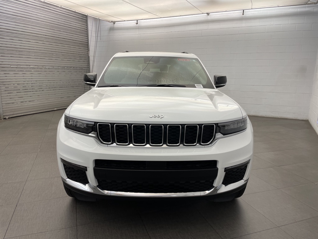 2025 Jeep Grand Cherokee Limited photo 4