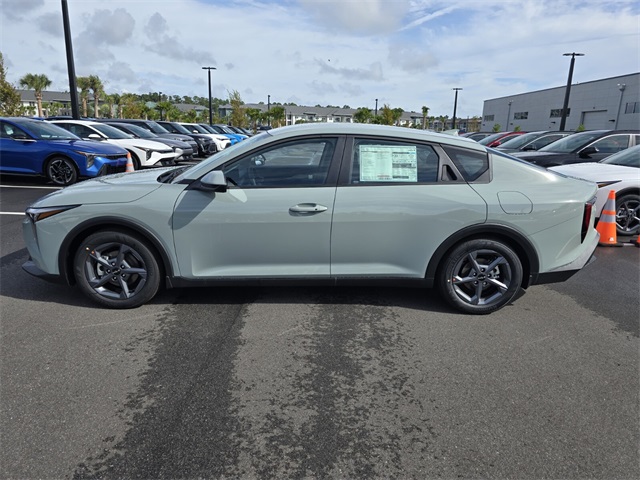 2025 Kia K4 LXS photo 3