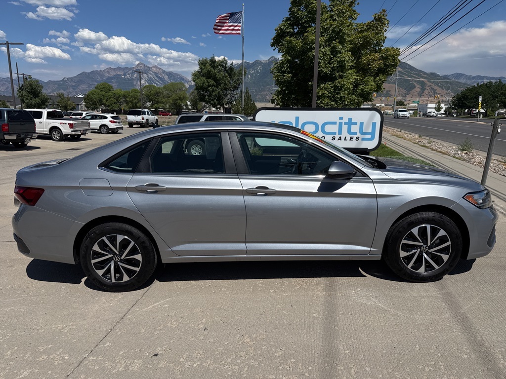 2024 Volkswagen Jetta 1.5T S photo 2