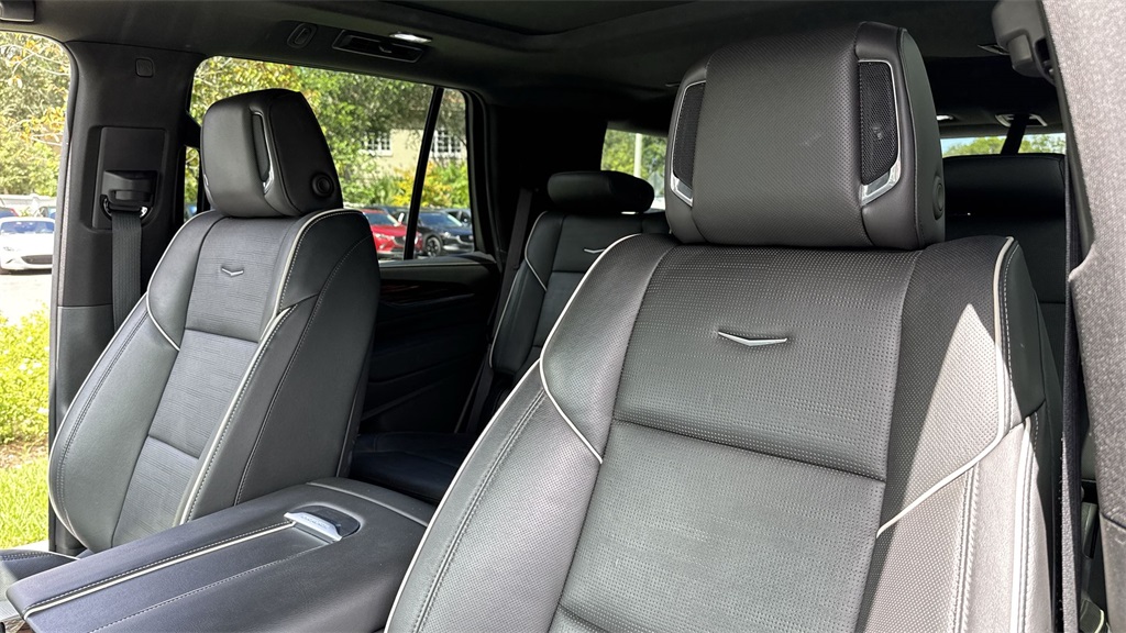 2023 Cadillac Escalade Premium Luxury photo 40