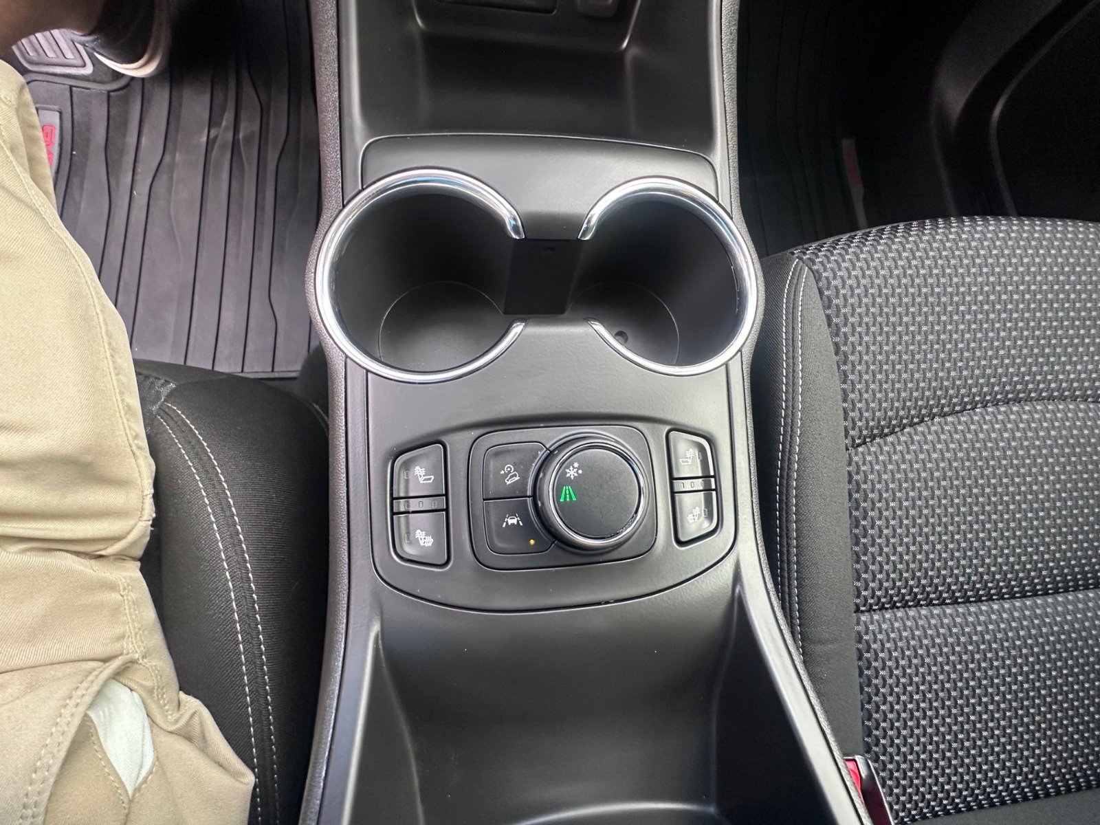 2023 Gmc Terrain SLE photo 13
