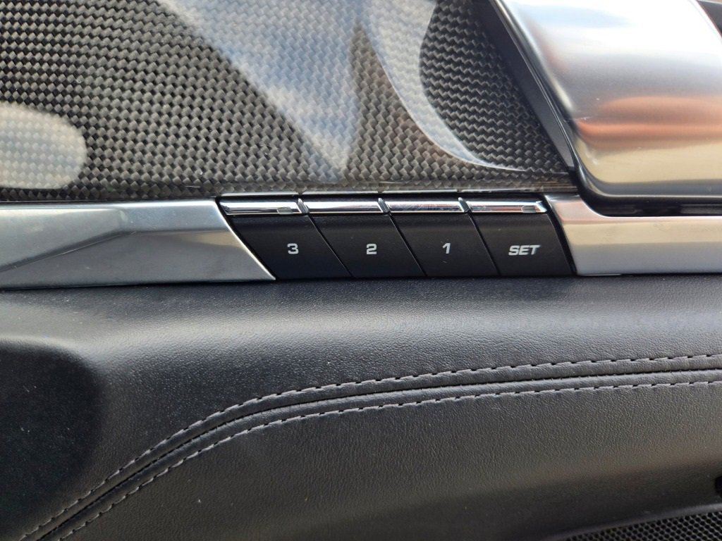 2015 Porsche Panamera GTS photo 9