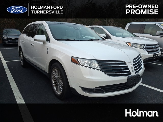 2018 Lincoln MKT Reserve's photo