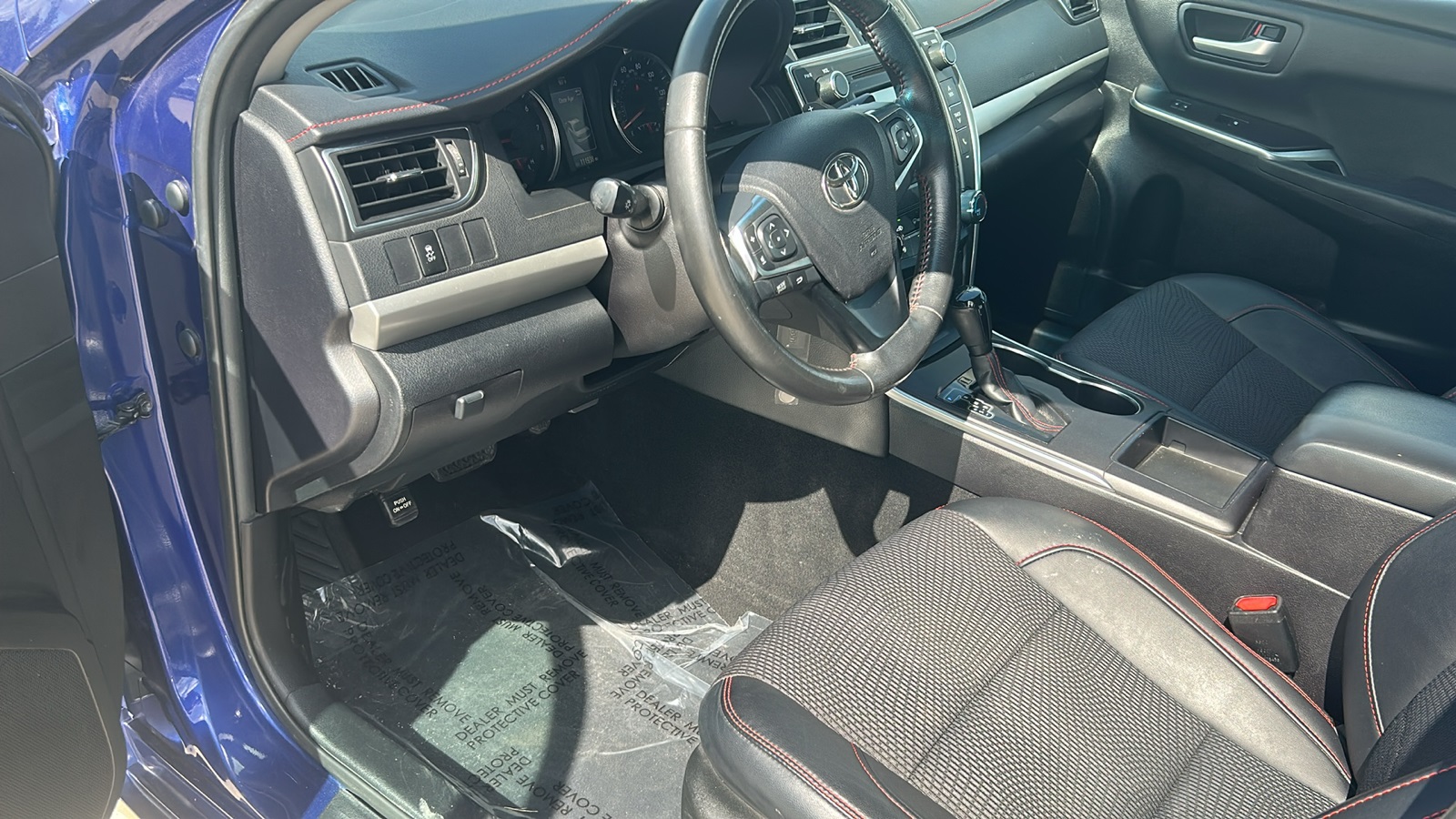 2016 Toyota Camry photo 12