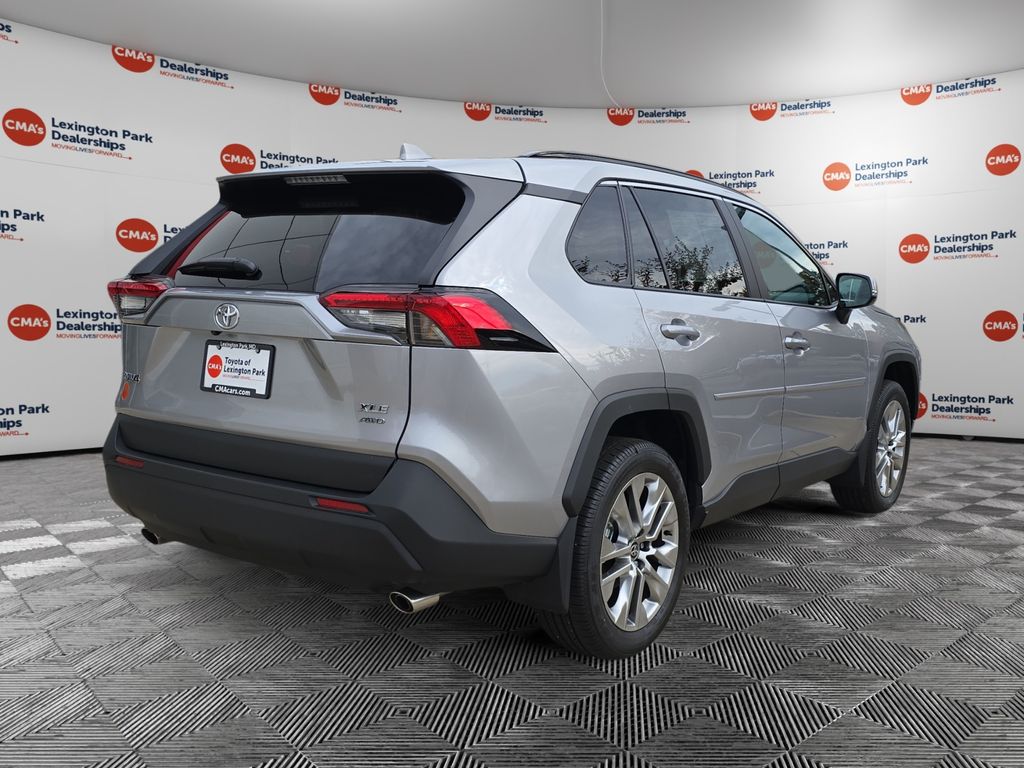 2025 Toyota RAV4 XLE Premium photo 4