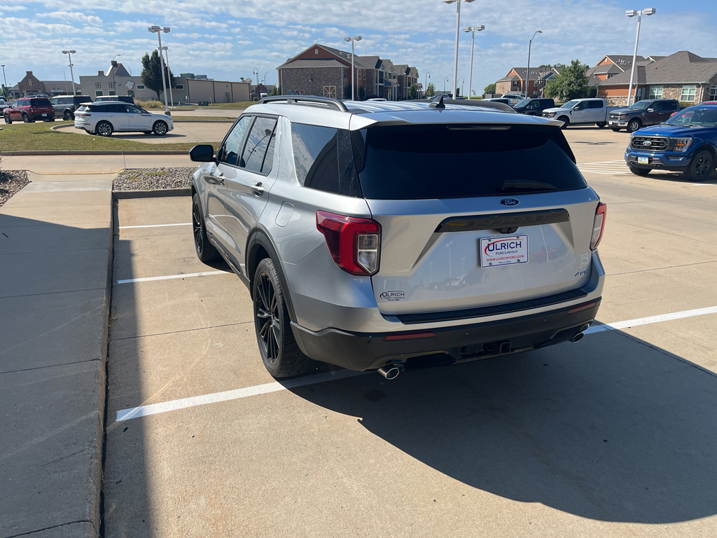 2022 Ford Explorer ST-Line photo 5