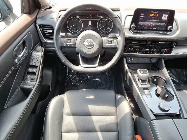 2022 Nissan Rogue SV photo 11