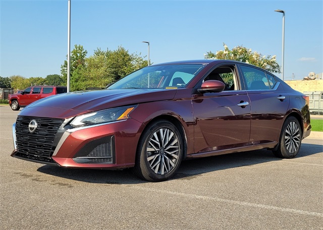 2023 Nissan Altima 2.5 SV photo 4