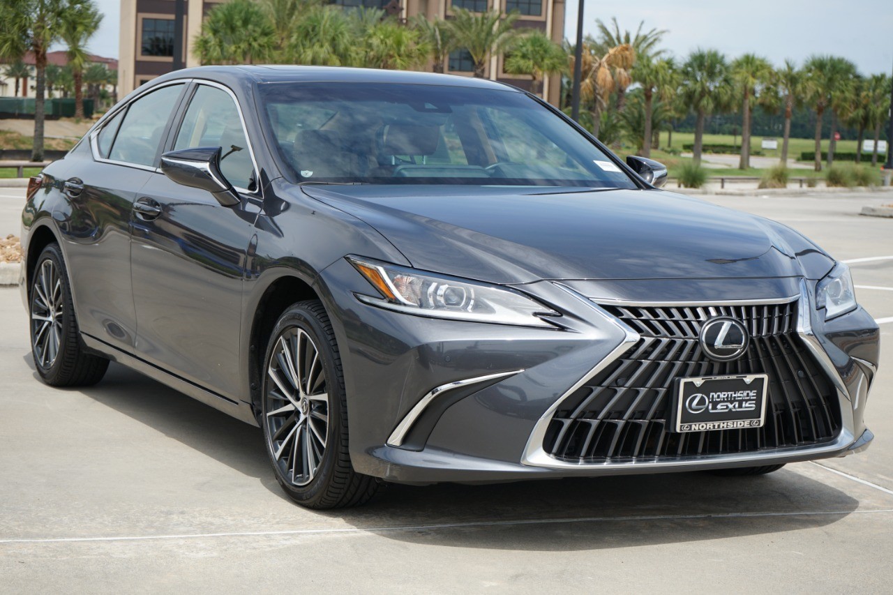 2024 Lexus ES 250 Premium photo 3