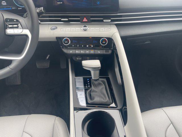 2025 Hyundai Elantra Limited photo 11