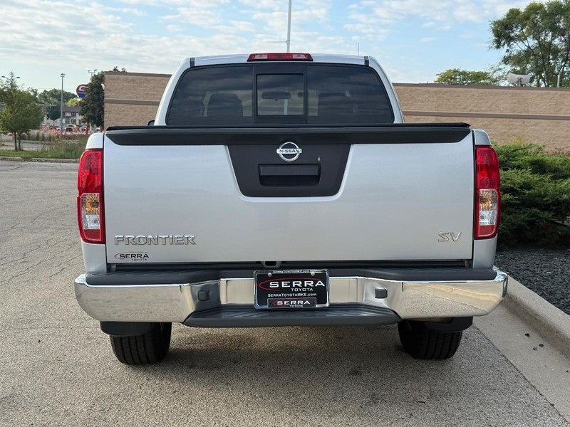 2017 Nissan Frontier SV photo 4