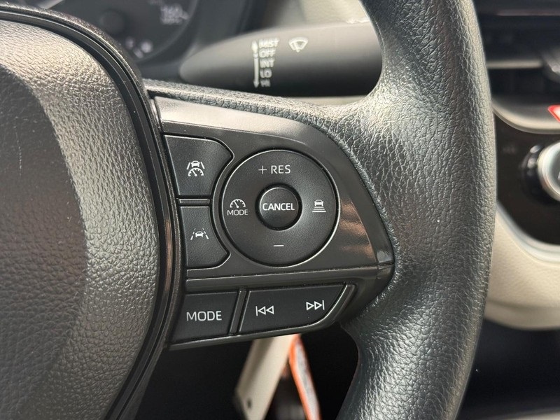 2025 Toyota Corolla LE photo 19