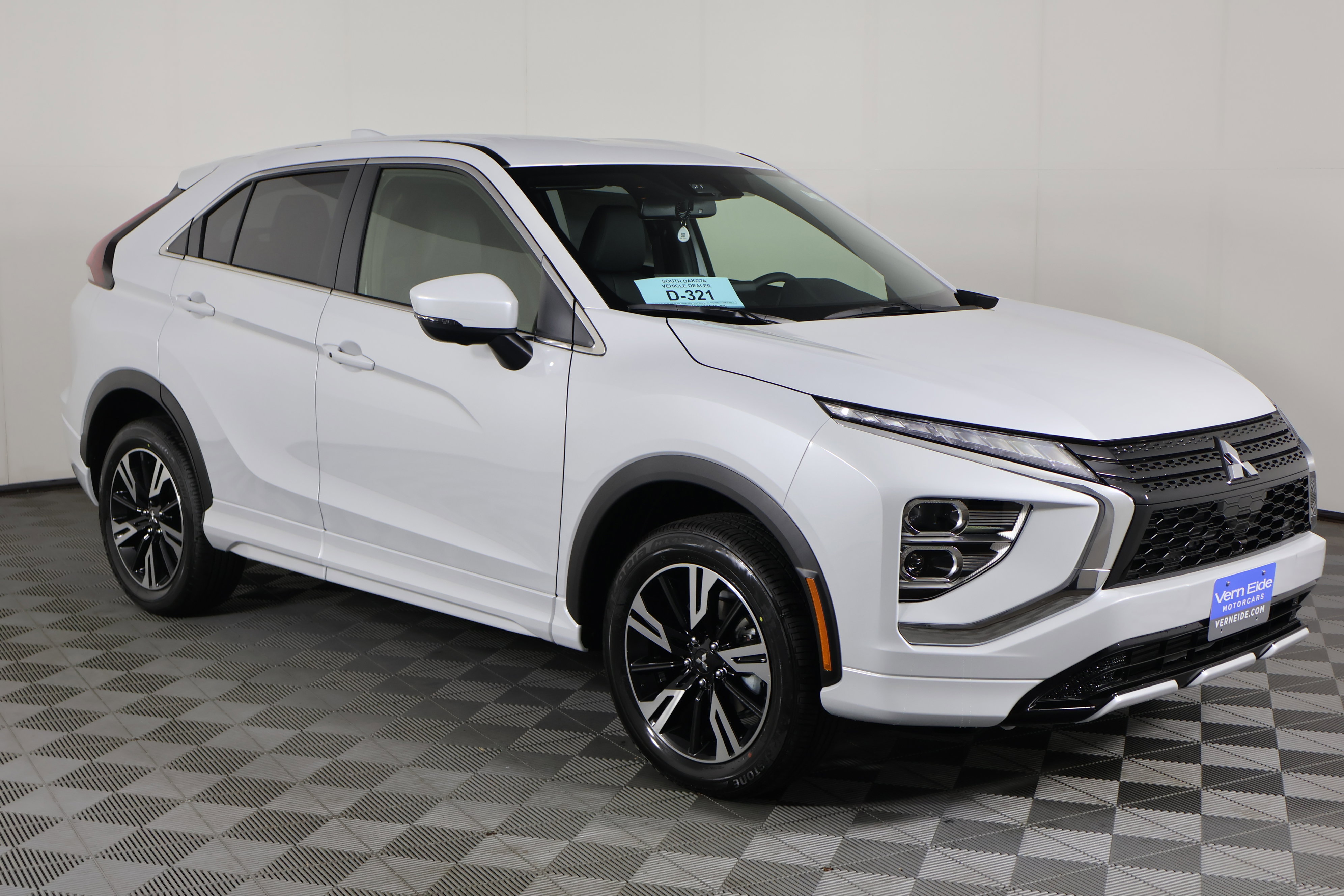 2025 Mitsubishi Eclipse Cross SEL photo 4