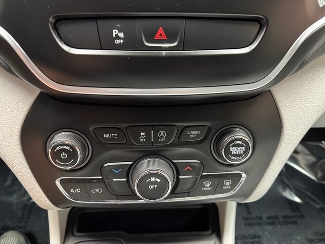 2020 Jeep Cherokee Latitude photo 15
