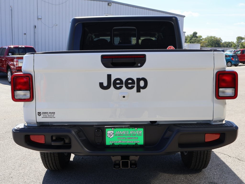 2025 Jeep Gladiator Sport S photo 3