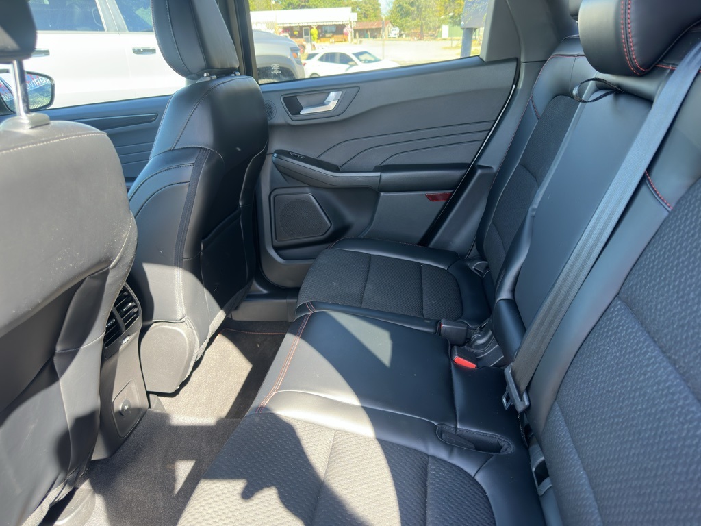 2023 Ford Escape ST-Line Select photo 2