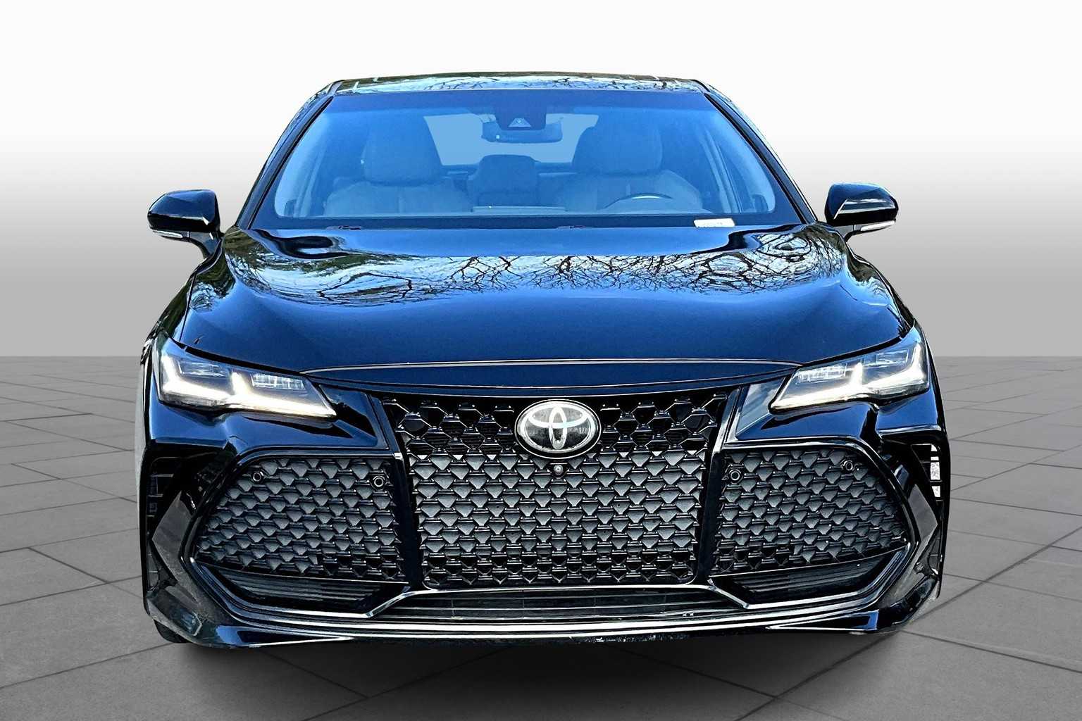 2019 Toyota Avalon Touring photo 3