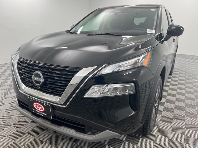 2023 Nissan Rogue SV's photo