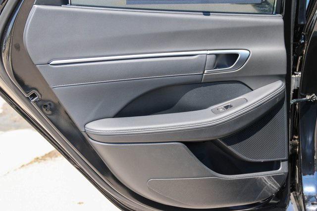 New 2025 Black Hyundai Limited image 13