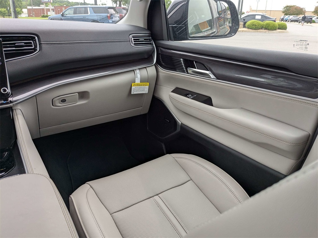 2024 Jeep Wagoneer Base photo 17