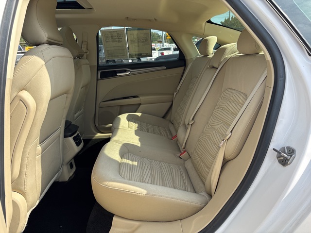 2016 Ford Fusion SE photo 20