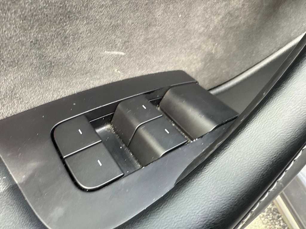 2022 Tesla Model Y Long Range photo 17