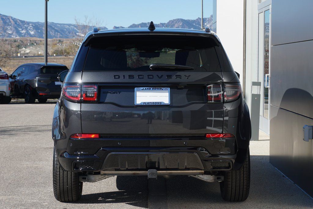 2025 Land Rover Discovery Sport SE photo 4