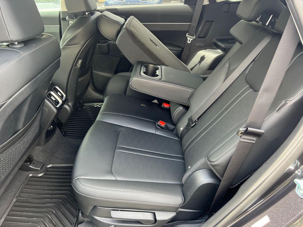 2025 Kia Sorento S photo 12