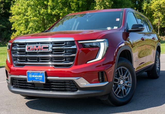 2025 GMC Acadia Elevation's photo