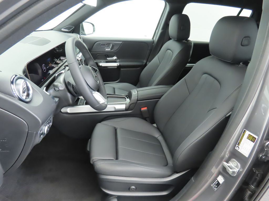 2026 Mercedes Benz GLB 250 photo 16