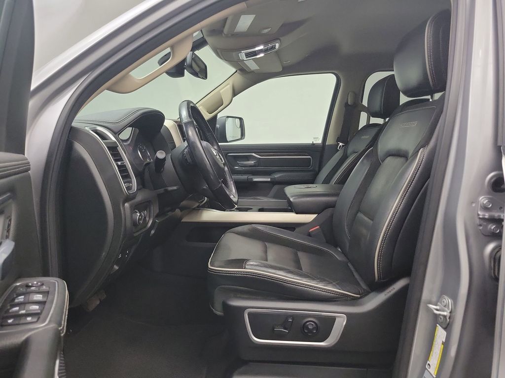 2019 Ram 1500 Laramie photo 3