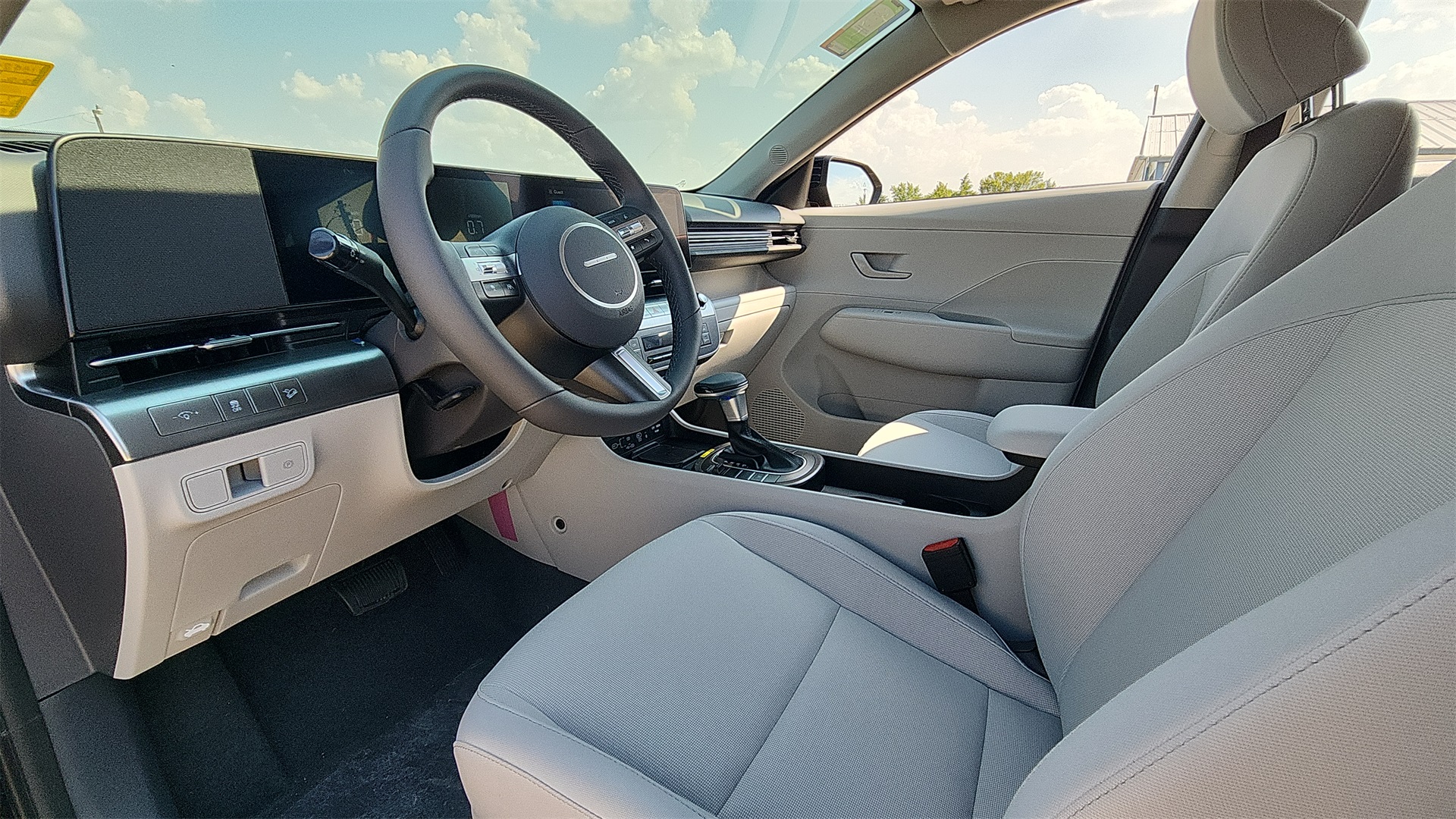 2026 Hyundai Kona SEL photo 13