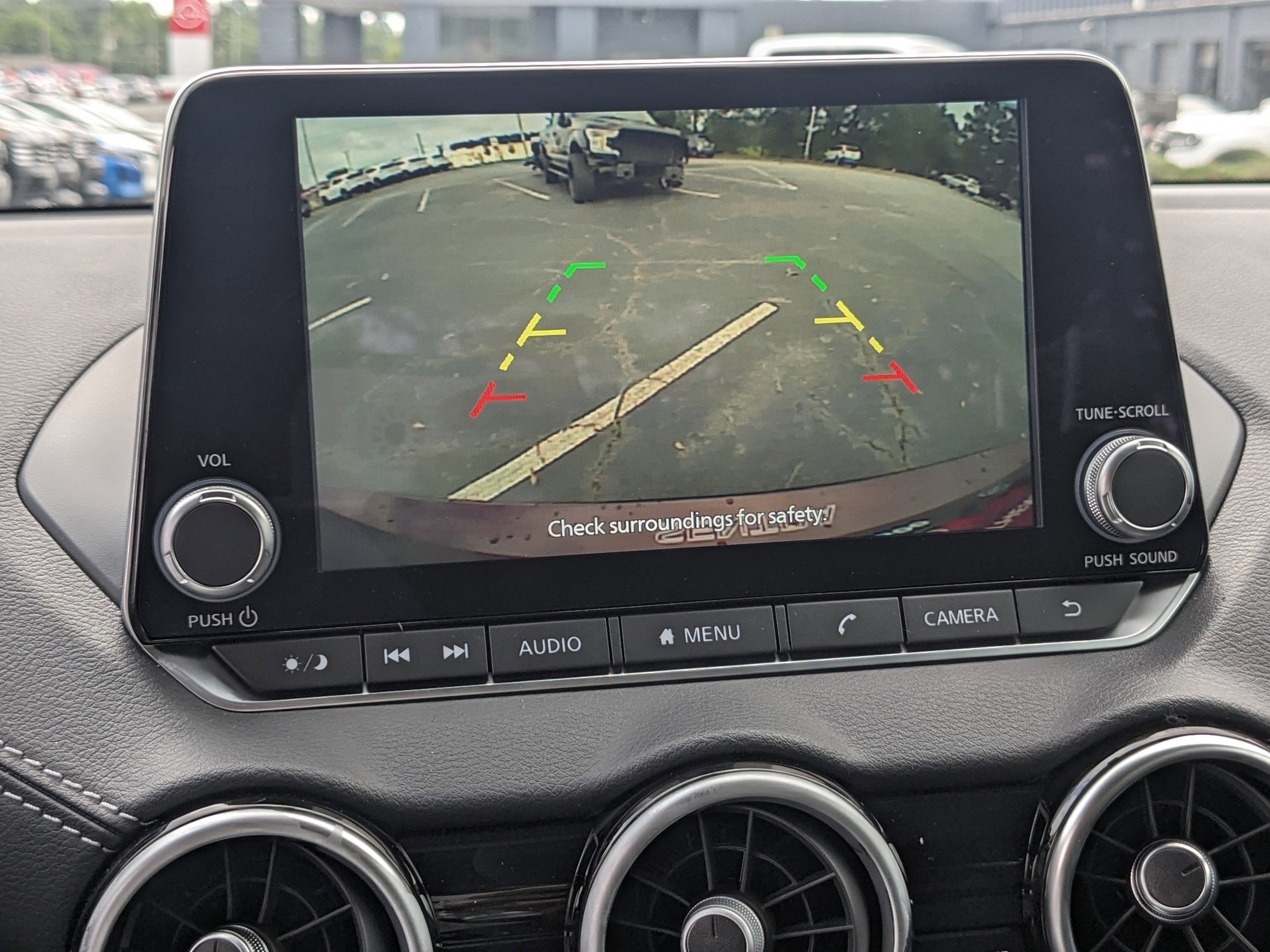 2025 Nissan Sentra SV photo 4