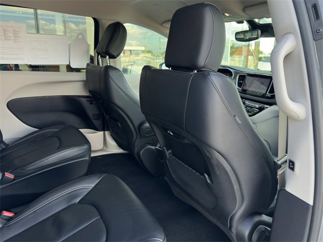 2022 Chrysler Pacifica Hybrid Touring L photo 50