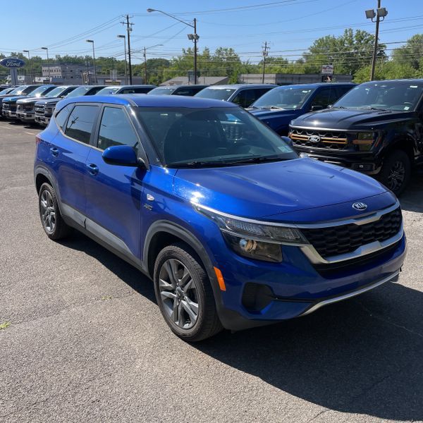 2021 Kia Seltos LX photo 4