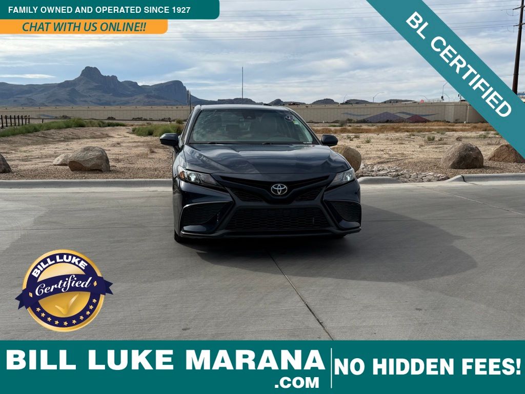 2021 Toyota Camry SE's photo