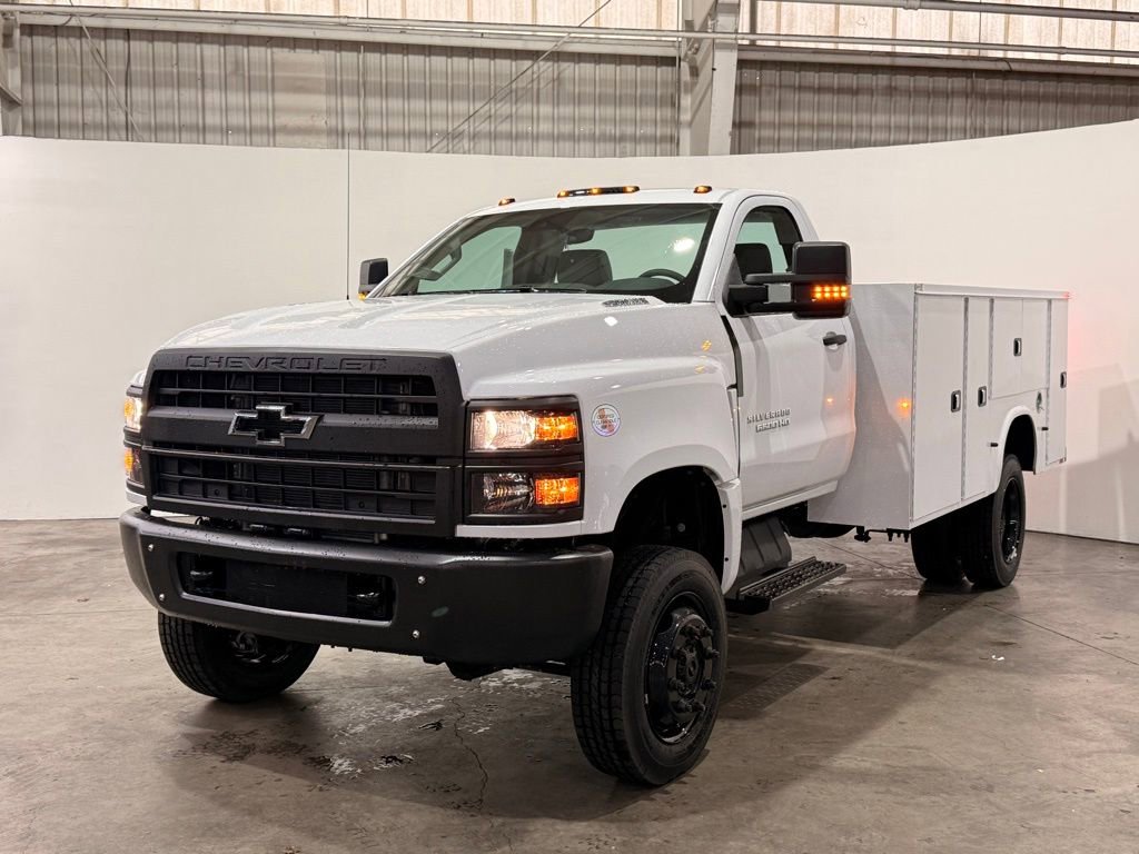 2025 Chevrolet Silverado 4500 Medium Duty Chassis Cab Work Truck's photo