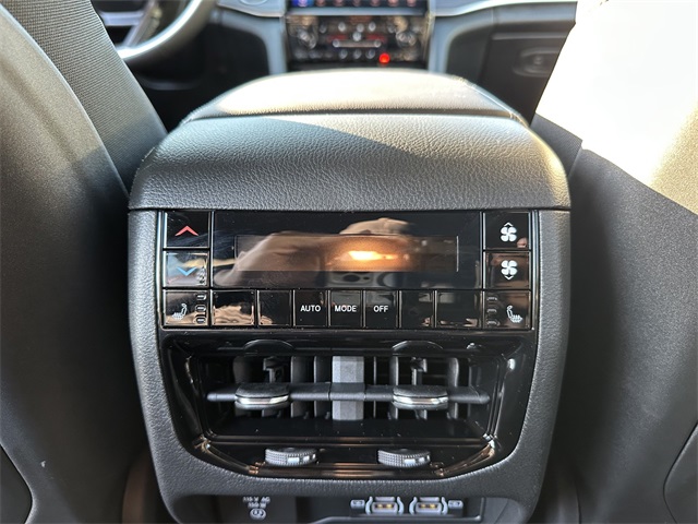2025 Jeep Grand Cherokee Limited photo 15