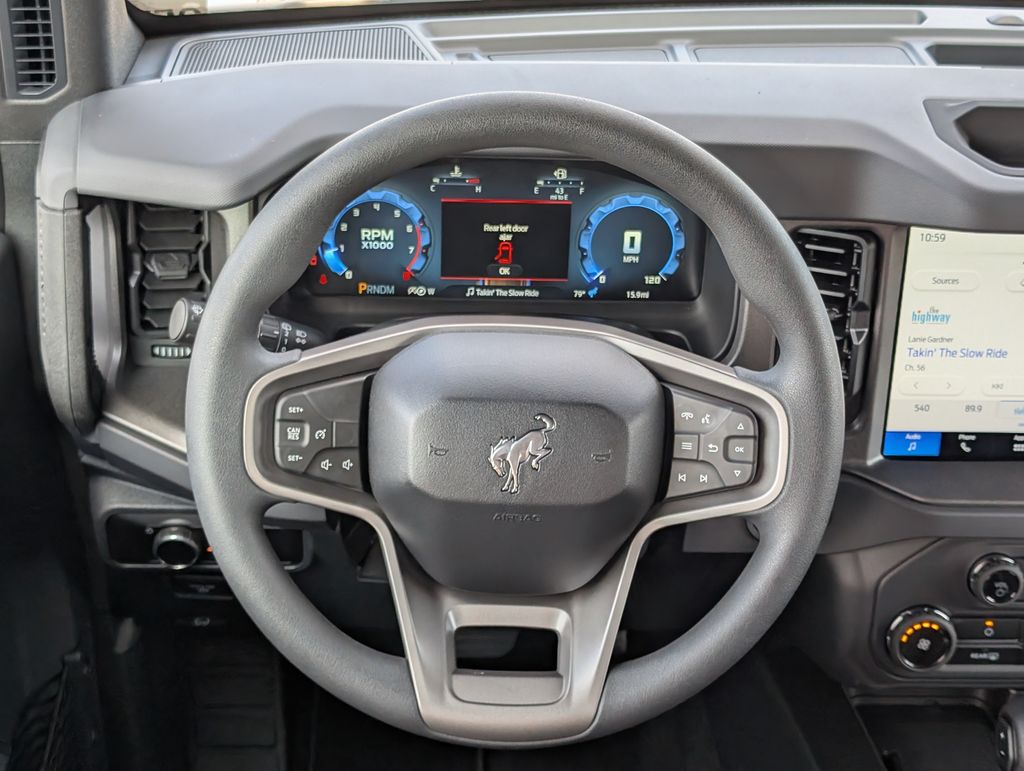 2025 Ford Bronco Base photo 8