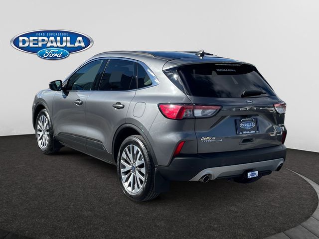 2022 Ford Escape Titanium photo 3