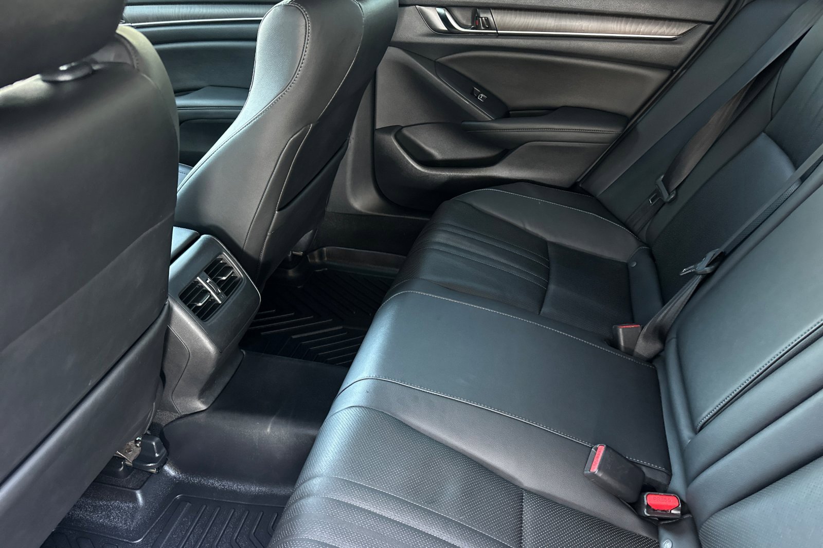 2019 Honda Accord EX-L photo 13
